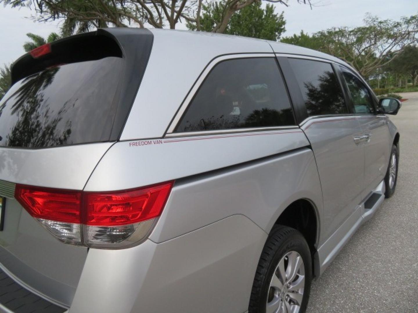 2014 Silver /GRAY Honda Odyssey EX-L (5FNRL5H68EB) with an 3.5L V6 SOHC 24V engine, 6-Speed Automatic transmission, located at 4301 Oak Circle #19, Boca Raton, FL, 33431, (954) 561-2499, 26.388861, -80.084038 - You are looking at Gorgeous Low Mileage 2014 Honda Odyssey EX-L Braunability Freedom Van Handicap Van Wheelchair Van Conversion Van with 25K Original Miles, Power Side Entry Ramp with Kneeling Van Function, Passenger Side Quick Lock System (same as ez lock), Quick Release Front Seats, Tie Down Syste - Photo#33